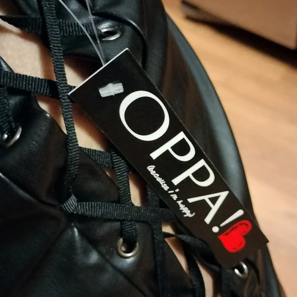 Sexy Faux Leather Mini Skirt - Picture 4 of 4